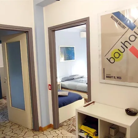 2 Minimal Habitación en casa particular Milán